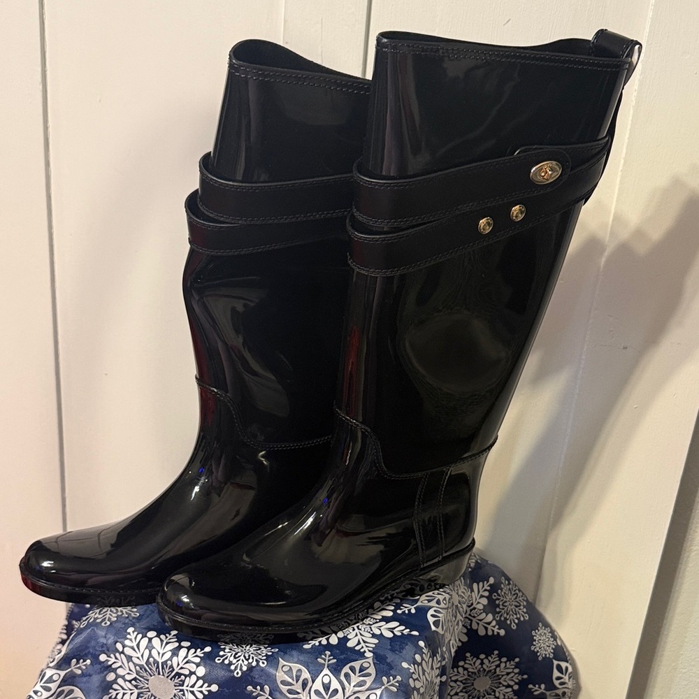 Black Women's Knee-High Boots Coach